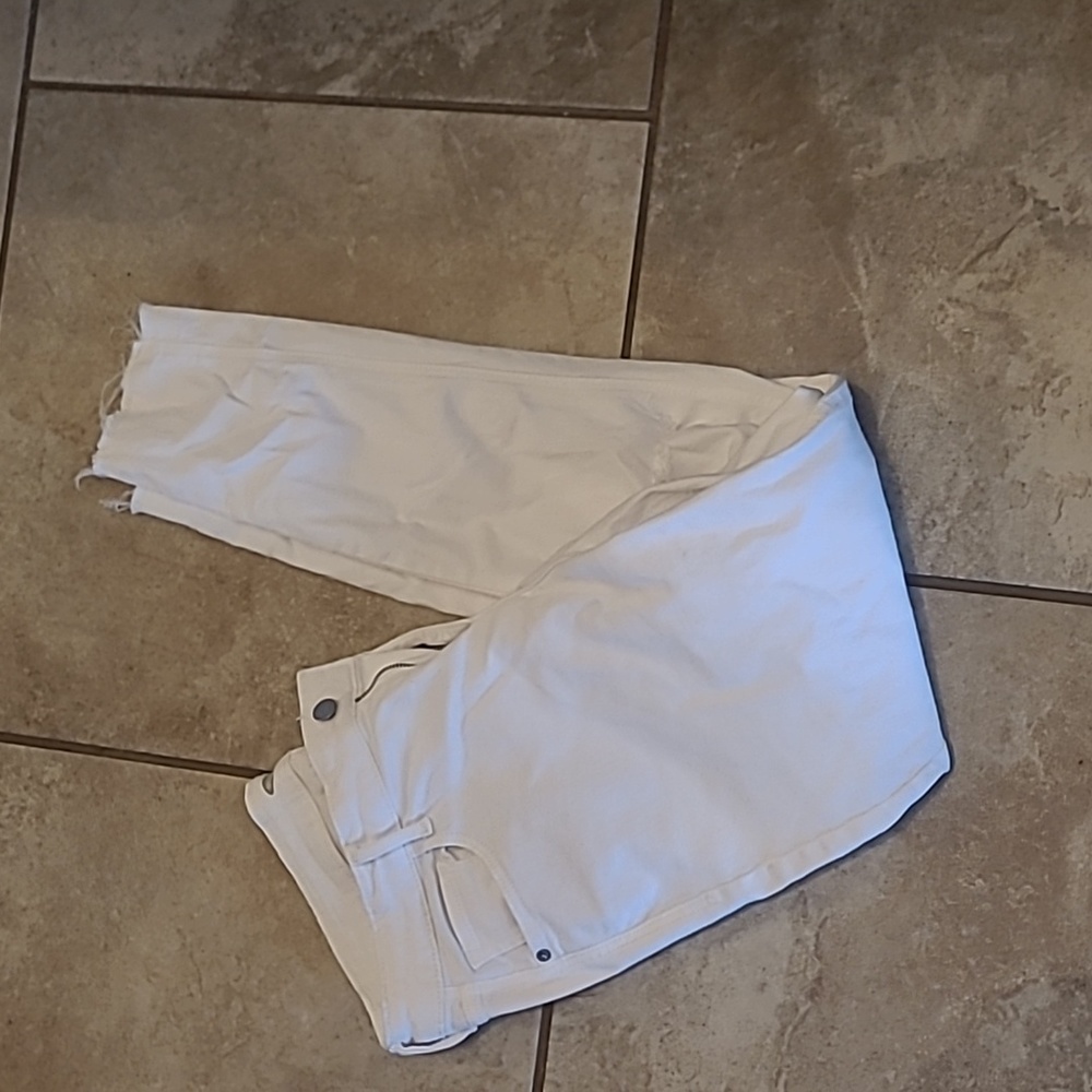 White skinny jeans